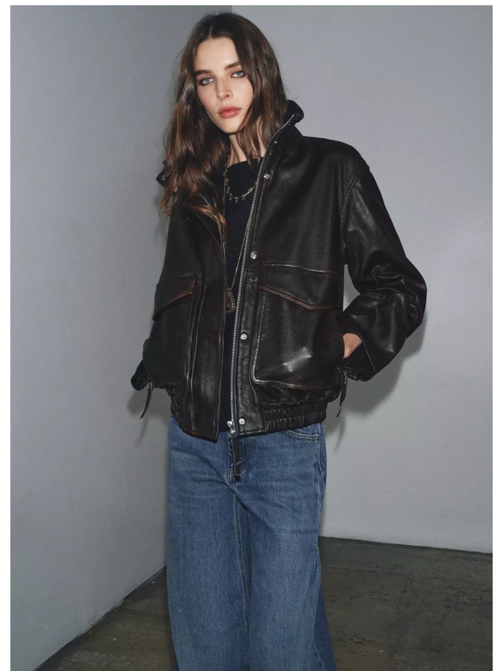 Zara 100% LEATHER BOMBER JACKET ZW
COLLECTION LIMITED EDITION 5479/061/800 XS
